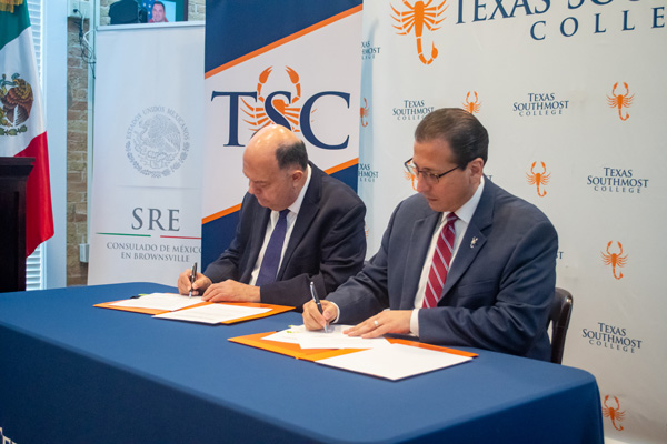 General Consul Juan Carlos Cué Vega of the Mexican Consulate in Brownsville and Texas Southmost College (TSC) President Jesús Roberto Rodríguez, Ph.D., sign an Amendment to a Memorandum of Understanding on June 6, 2018 at the Gorgas Hall Board Room between TSC and the Mexican Consulate in Brownsville. During the signing ceremony, the Mexican Consulate awarded $10,000 for TSC students that are Mexican nationals or of Mexican origin.